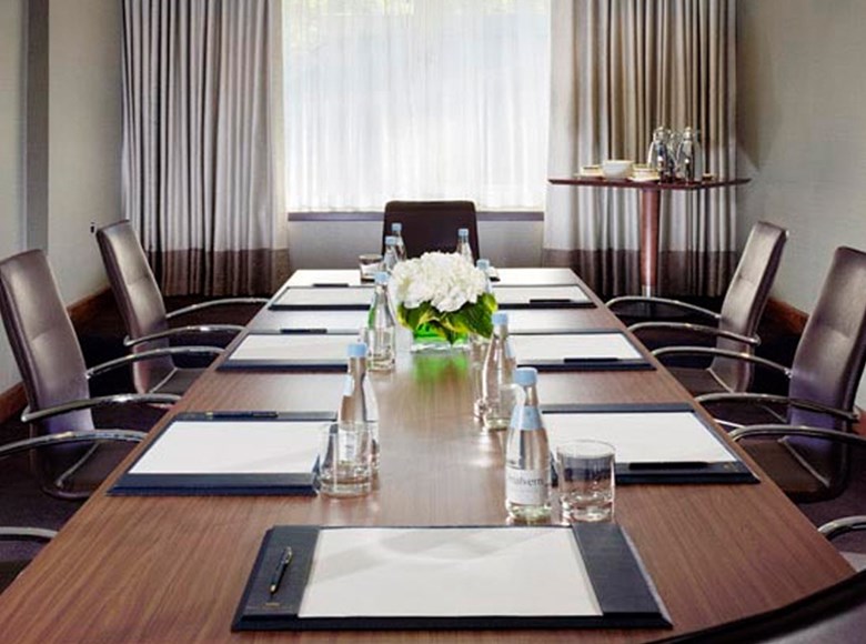 events-executiveboardrooms-carousel-02.jpg
